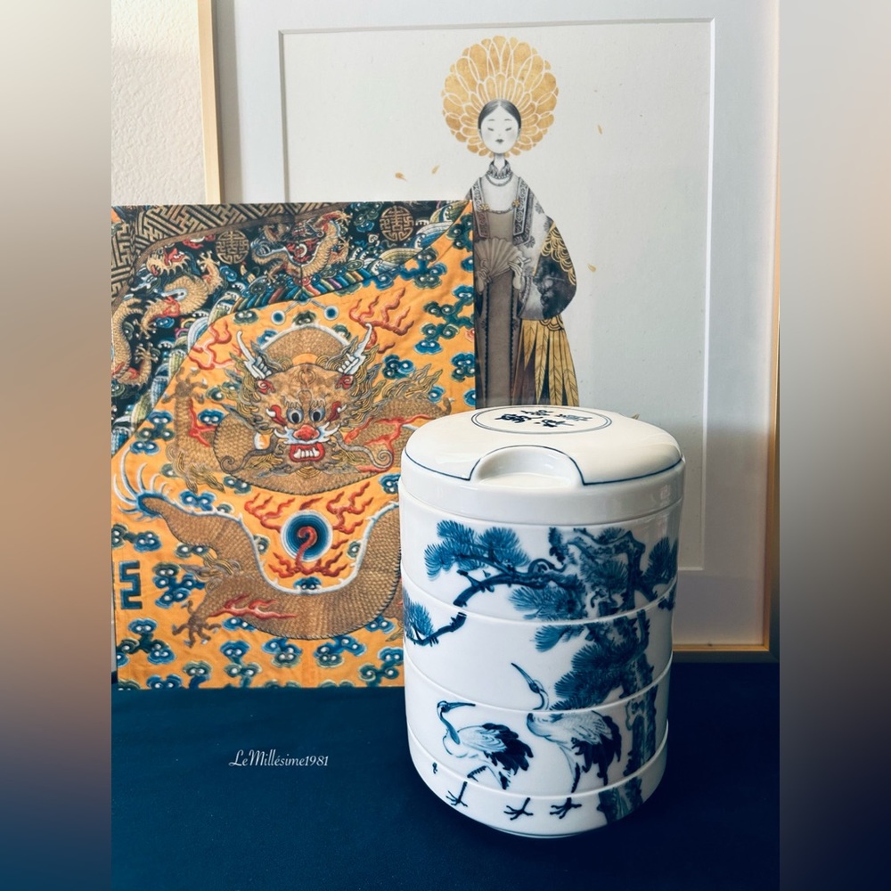 Vintage  4 Tier Jubako Porcelain Box Blue White With Cranes